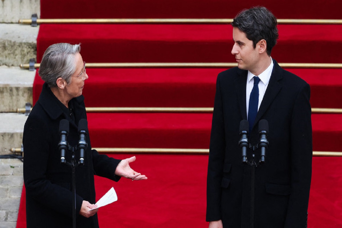 «CLONE», «MACRON JUNIOR», «VIDE POLITIQUE» : l’opposition réagit à la nomination du premier ministre français, Attal